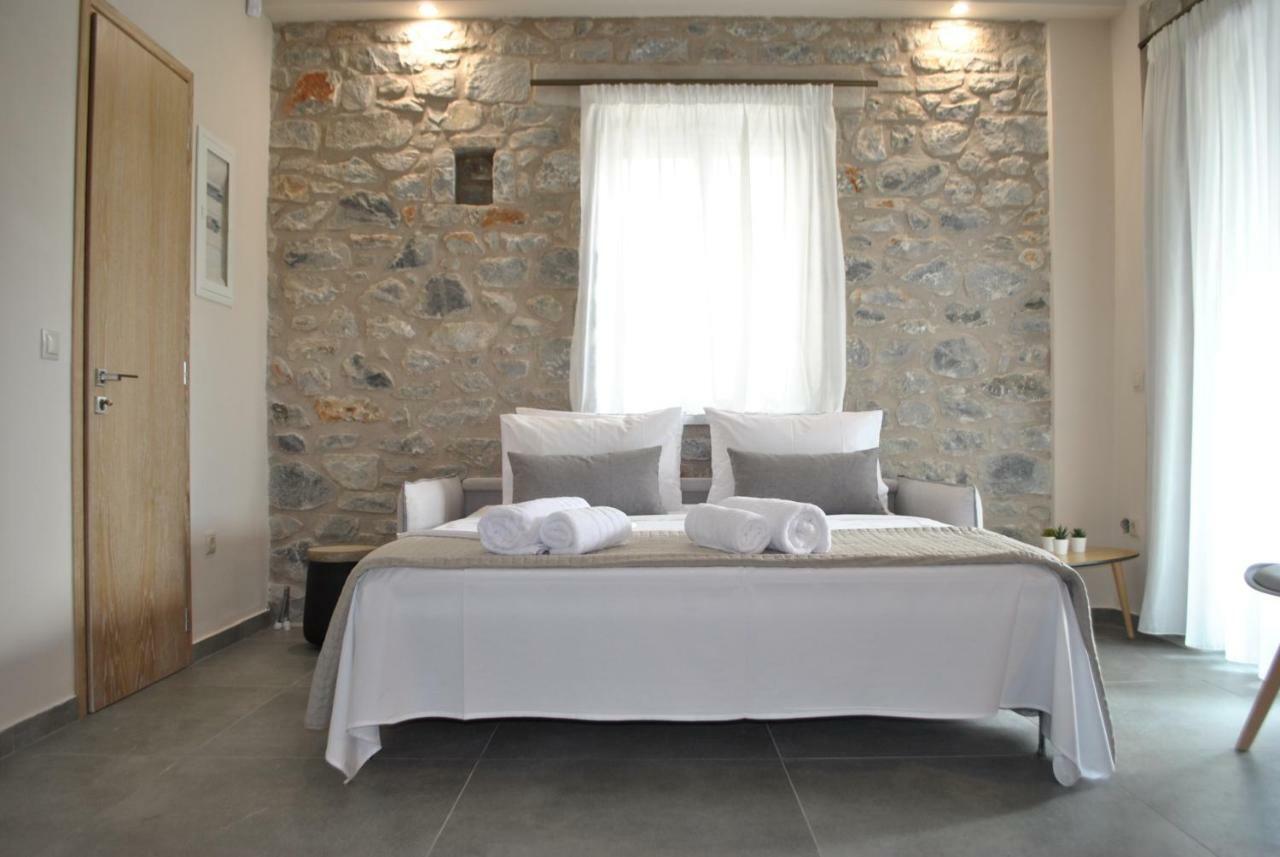 Petras Gi - Stone Houses Stoupa Bagian luar foto