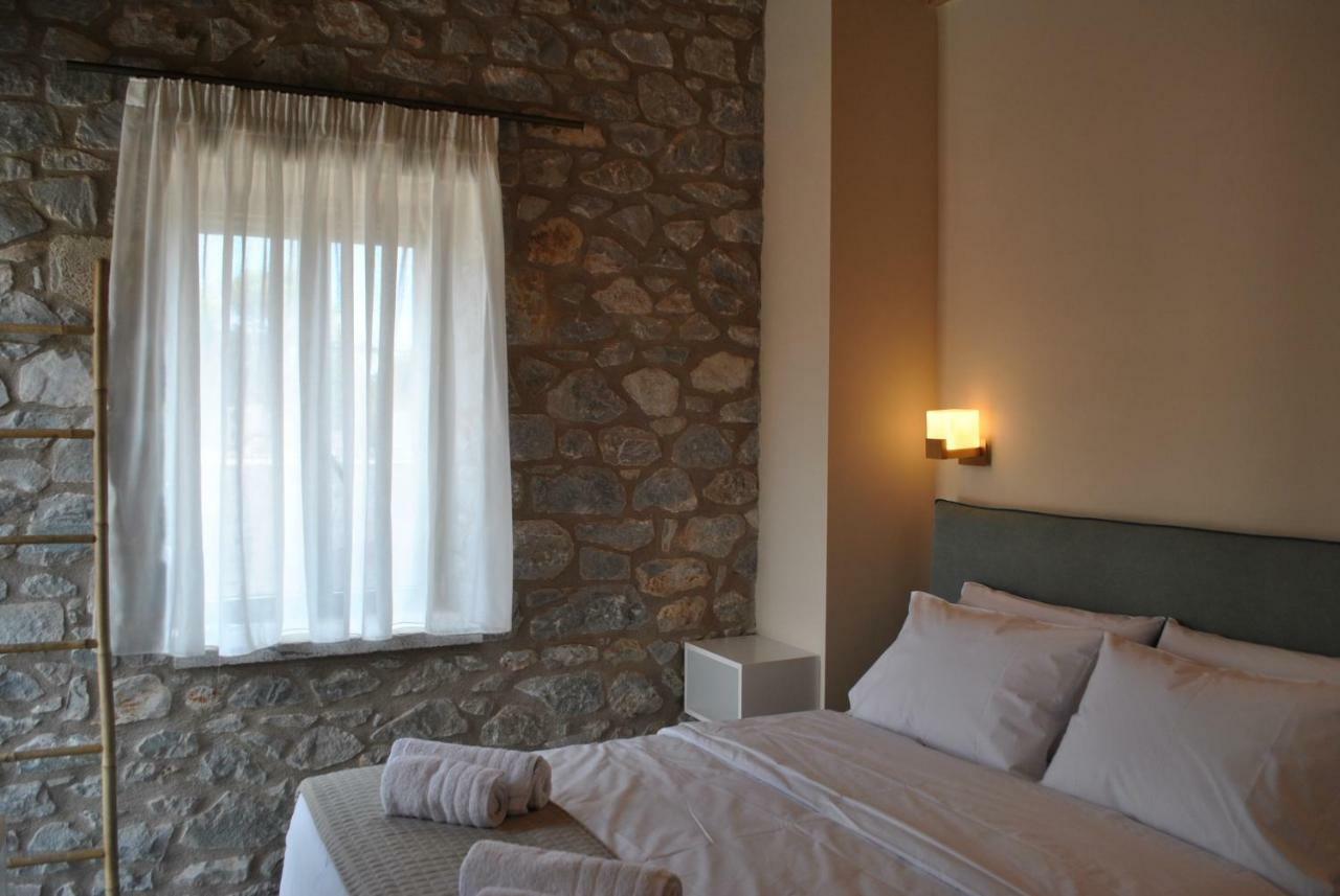 Petras Gi - Stone Houses Stoupa Bagian luar foto