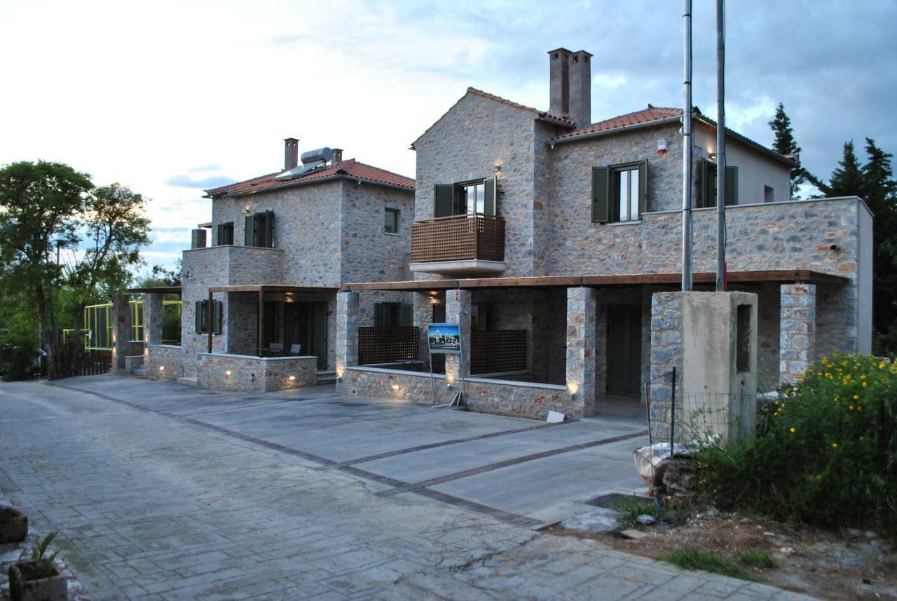Petras Gi - Stone Houses Stoupa Bagian luar foto