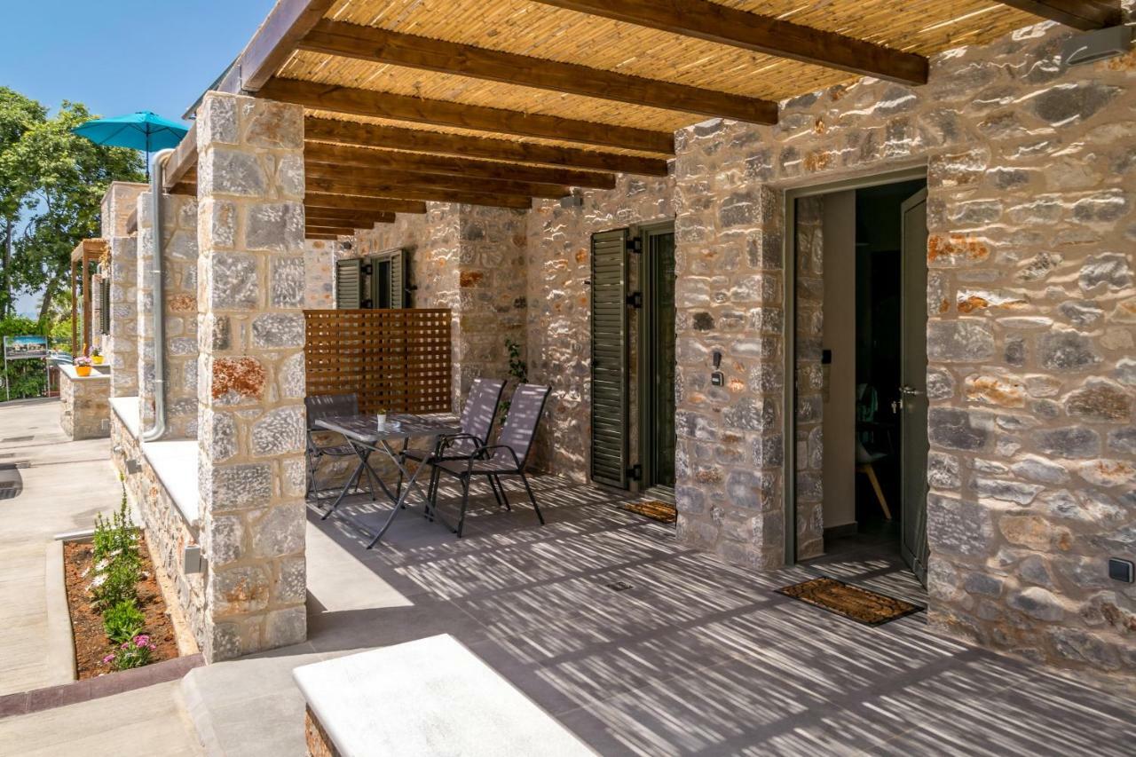 Petras Gi - Stone Houses Stoupa Bagian luar foto